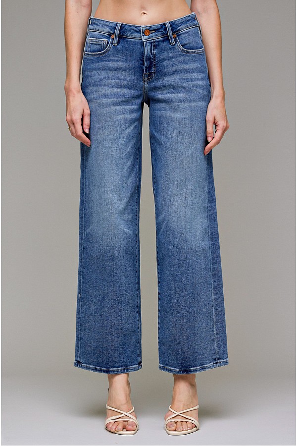 Medium Wash Clean Stretch 31" Inseam Mid Rise Dad Jean 